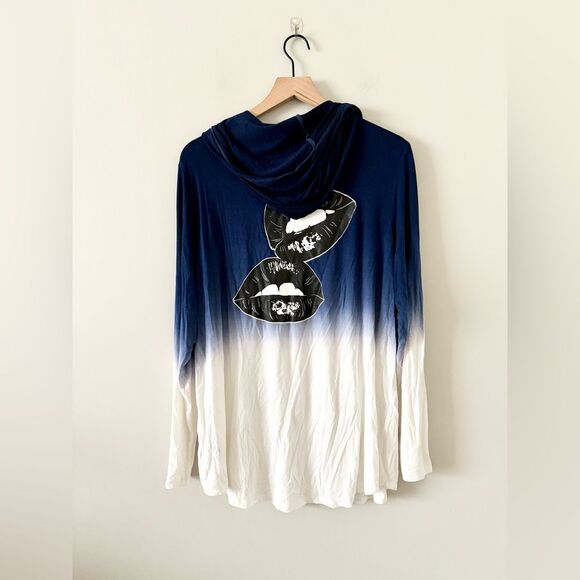 NWT Torrid Blue and White Ombre Hoodie with Lip Print on Back Size 2 (18-20) - Picture 9 of 9